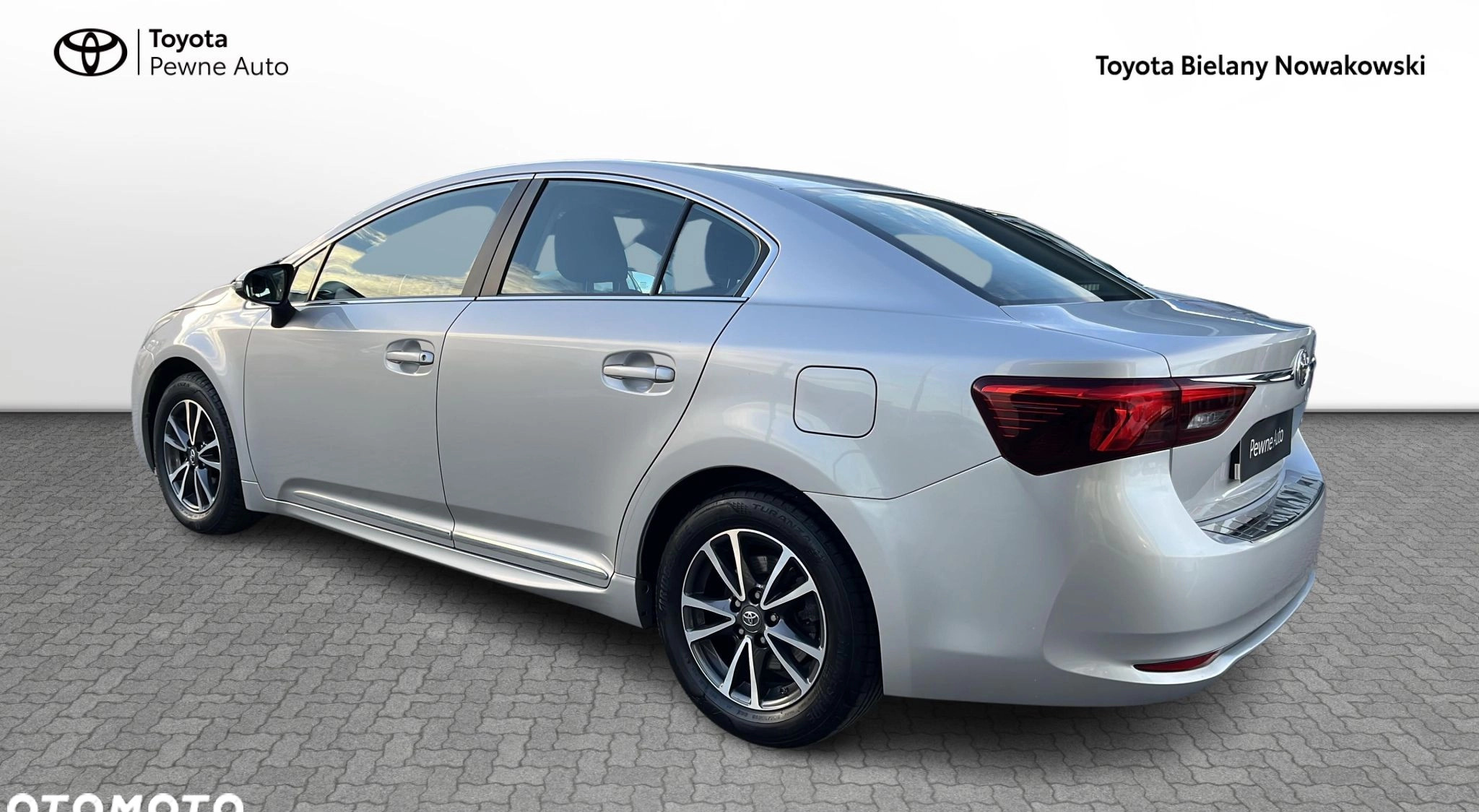 Toyota Avensis cena 76900 przebieg: 80475, rok produkcji 2017 z Muszyna małe 326